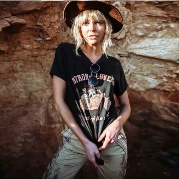 SOLD OUT Byron Lovers Vintage Motorcycle Graphic T-Shirt - Picture 3 of 8